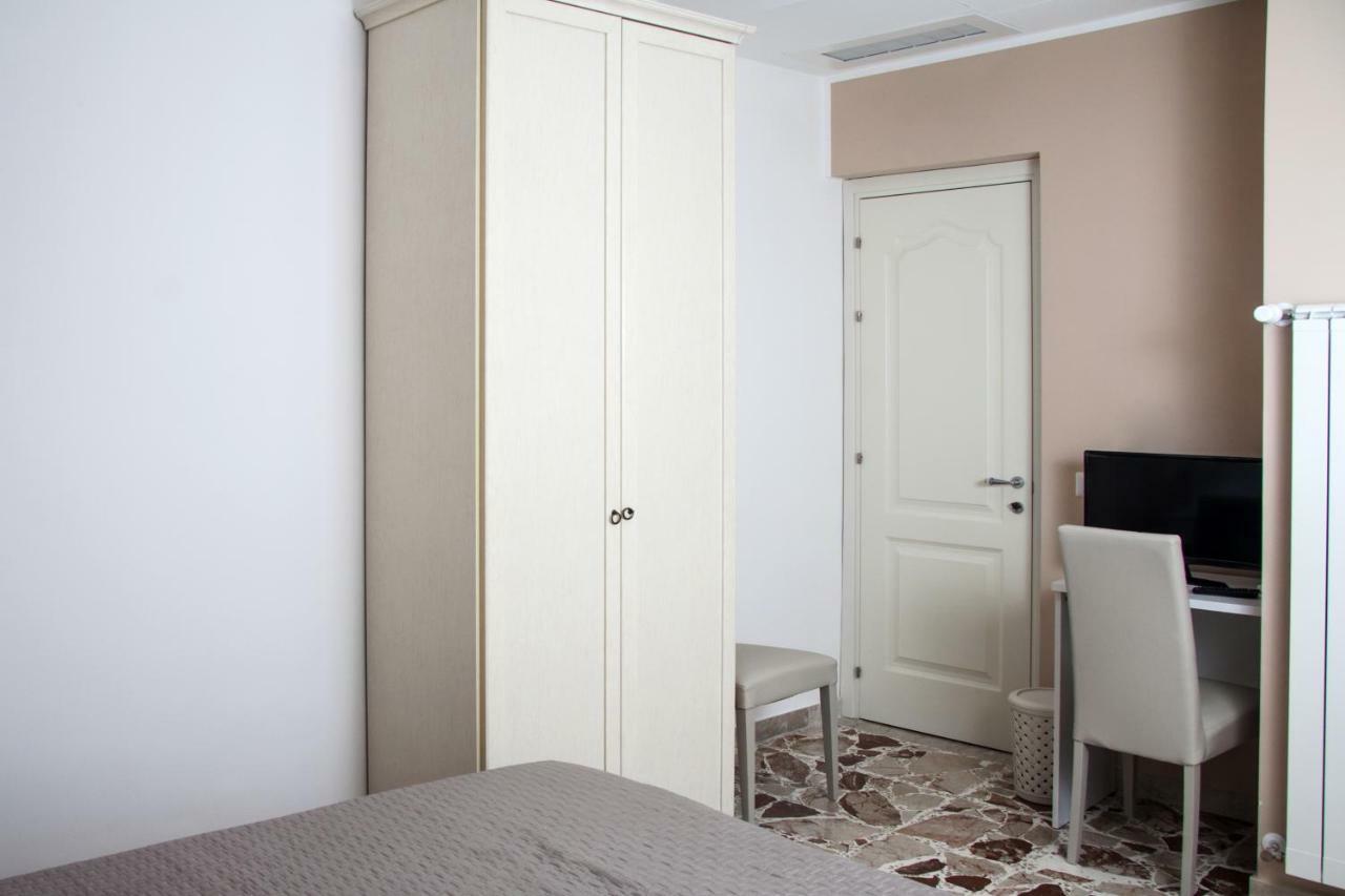 רגוזה Bframe Cornice Barocca מראה חיצוני תמונה